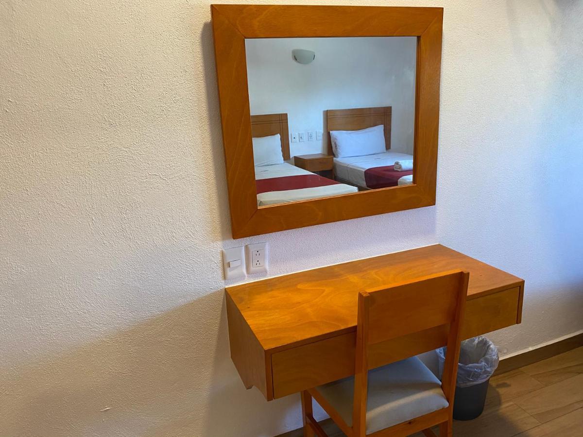 Hotel Lb Manzanillo Esterno foto