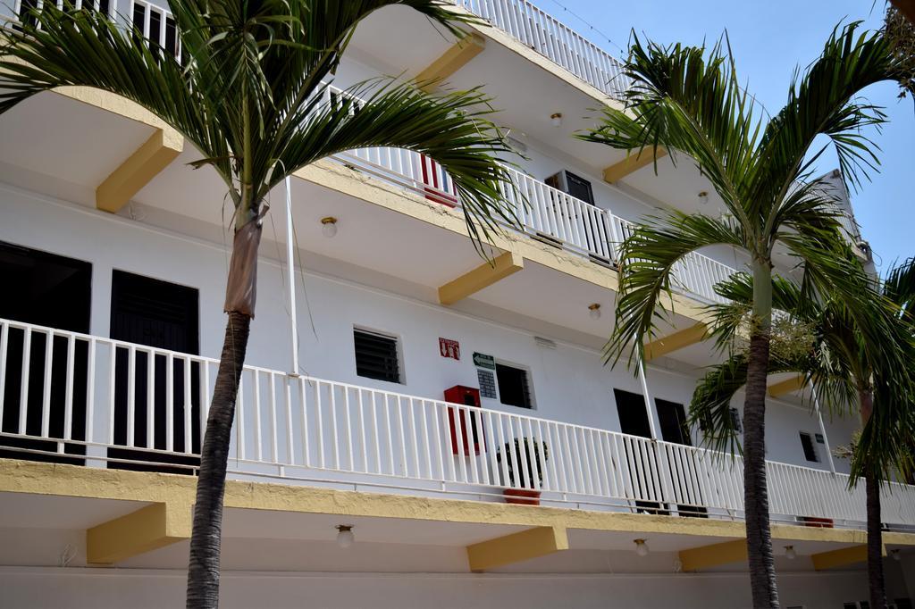 Hotel Lb Manzanillo Esterno foto