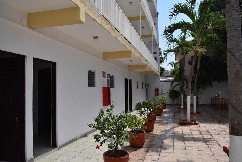 Hotel Lb Manzanillo Esterno foto