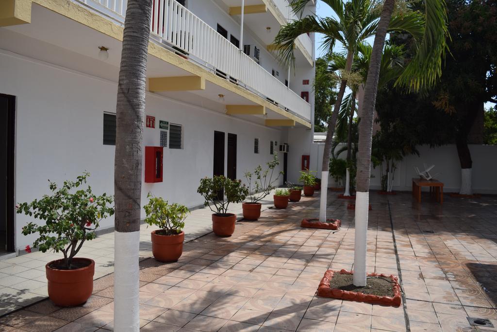 Hotel Lb Manzanillo Esterno foto