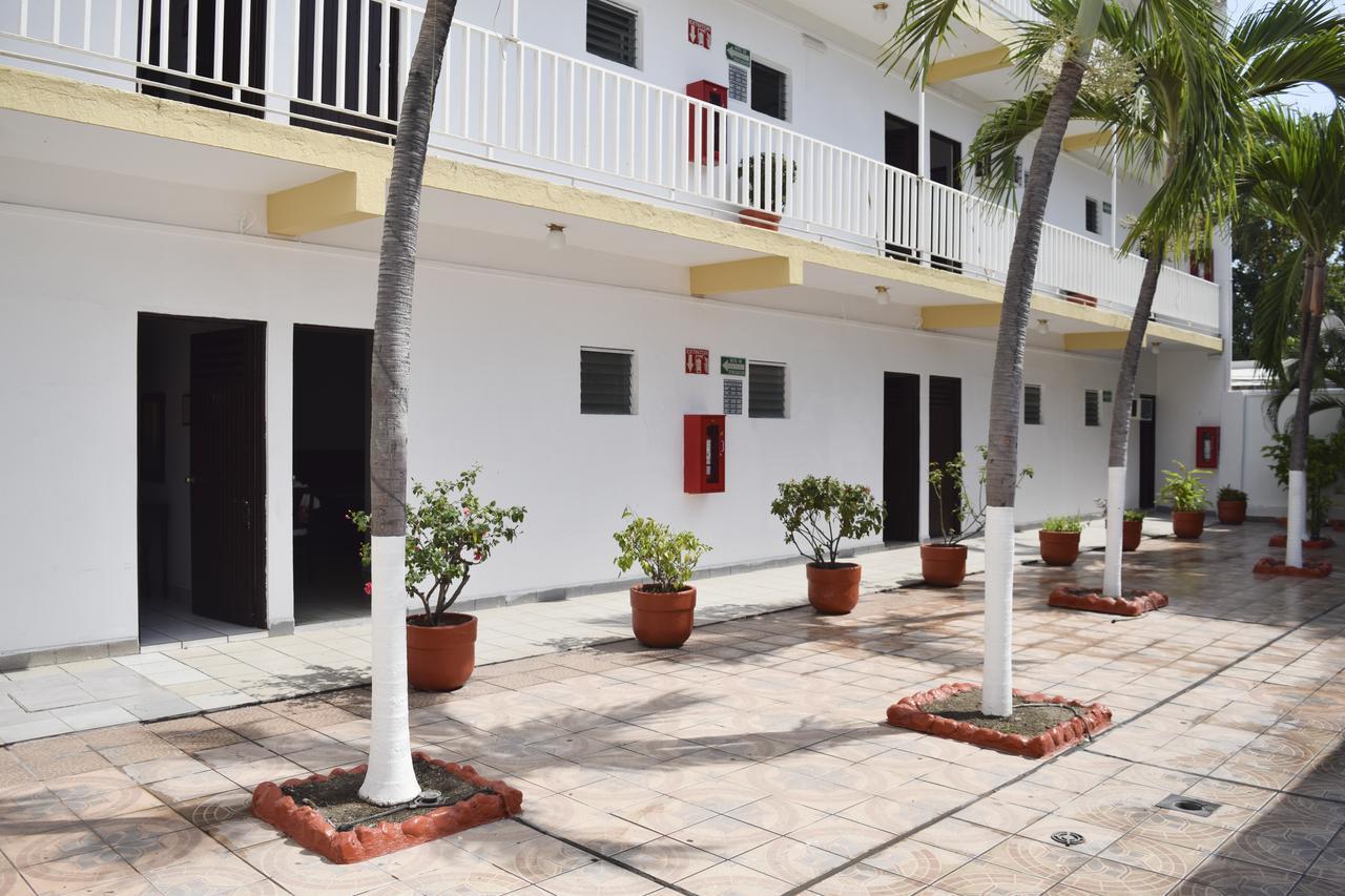 Hotel Lb Manzanillo Esterno foto
