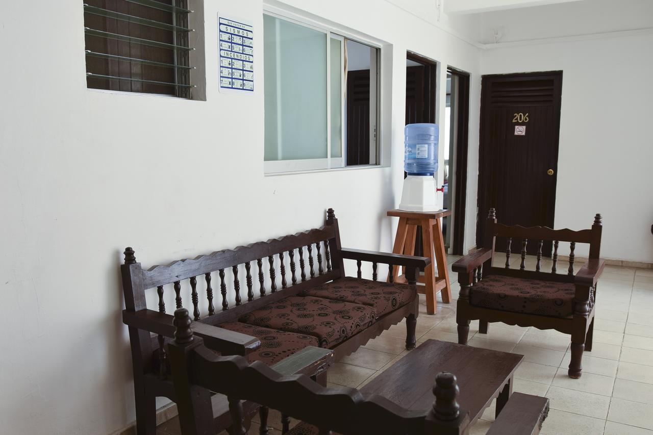 Hotel Lb Manzanillo Esterno foto
