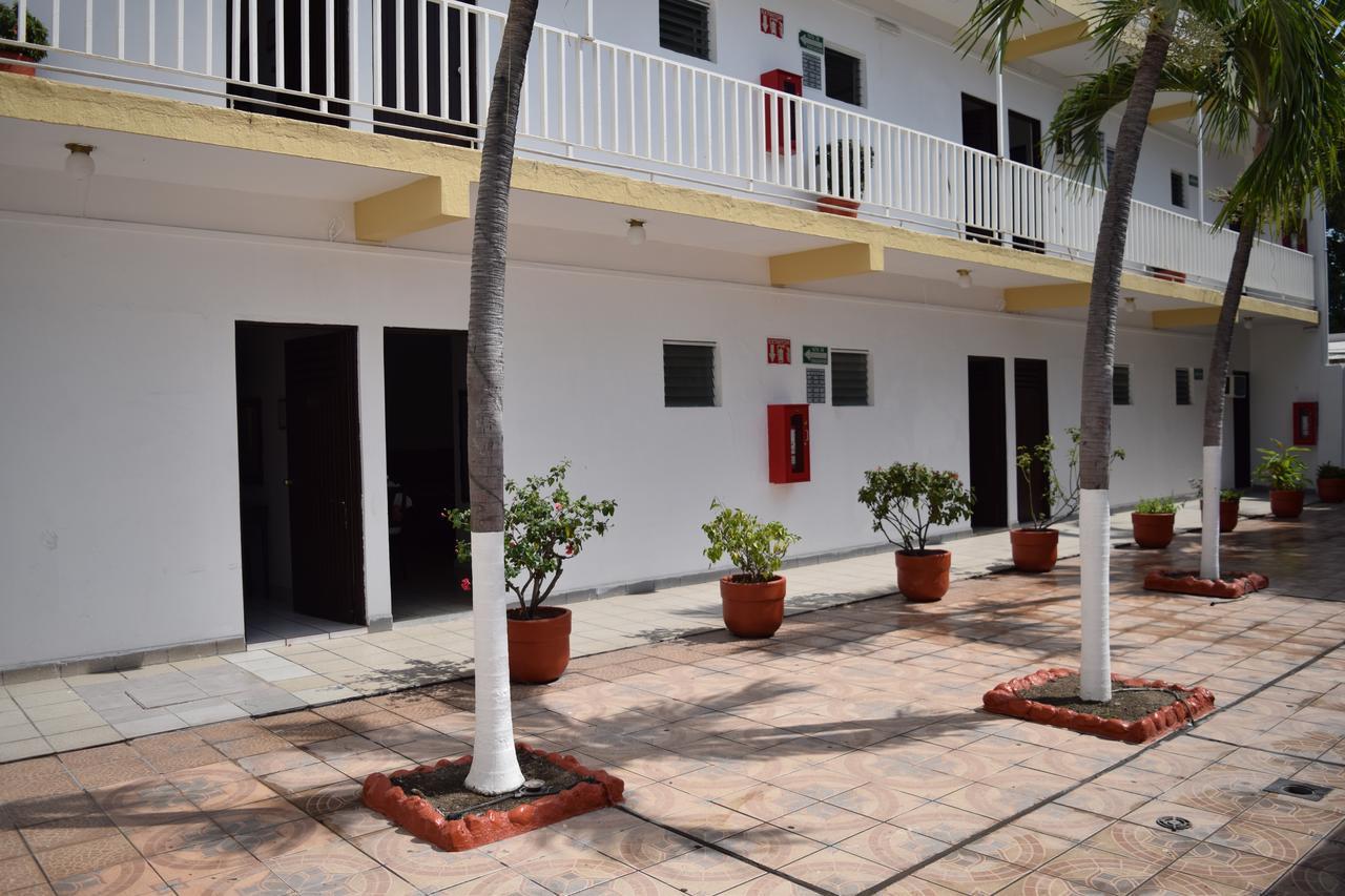 Hotel Lb Manzanillo Esterno foto